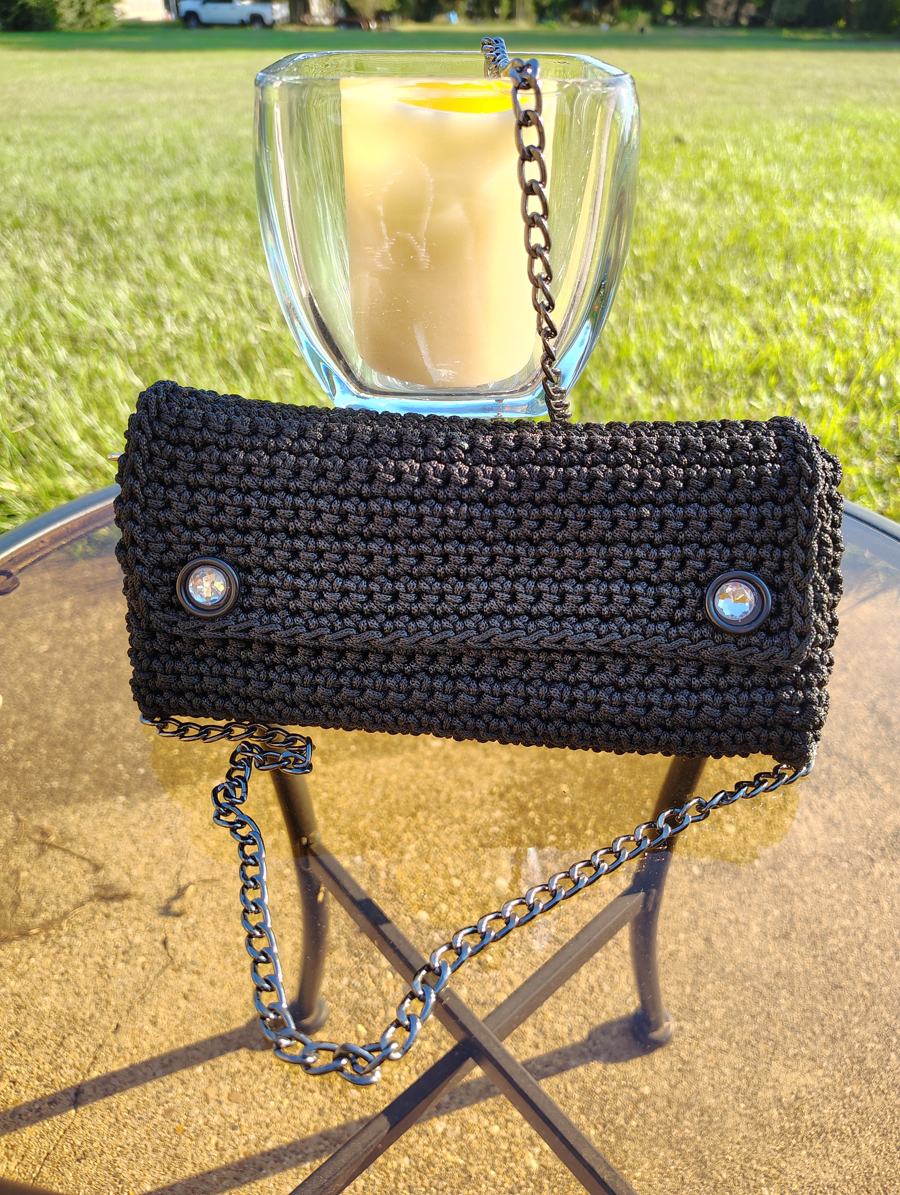 Clutch with inside pocket